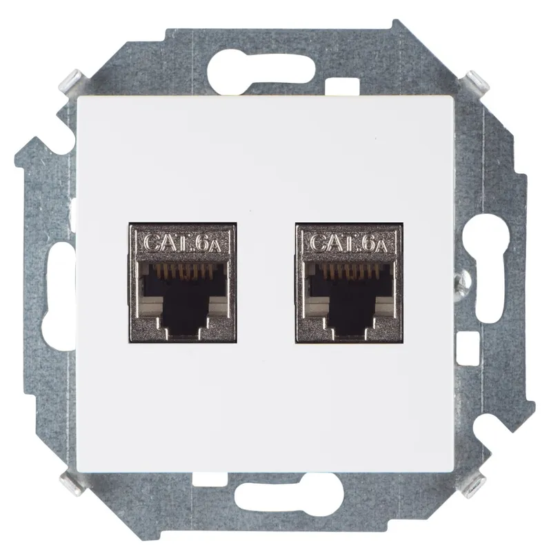 Розетка компьютерная Simon RJ45, кат.6A, АМР, FTP, двойная, белый — вид спереди на монтажную рамку