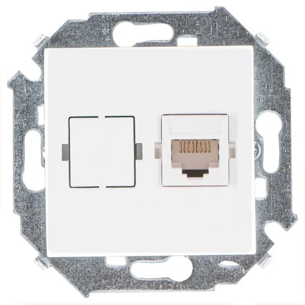 Розетка Simon 15 RJ45, компьютерная, двойная, кат.5е UTP Systimax, белый — вид спереди на монтажную рамку