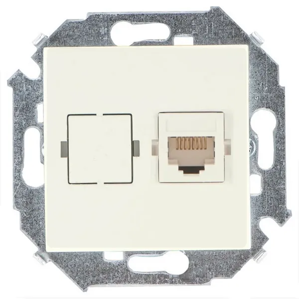 Розетка компьютерная Simon 15 RJ45 кат.5е Systimax, слоновая кость — вид спереди на устройство