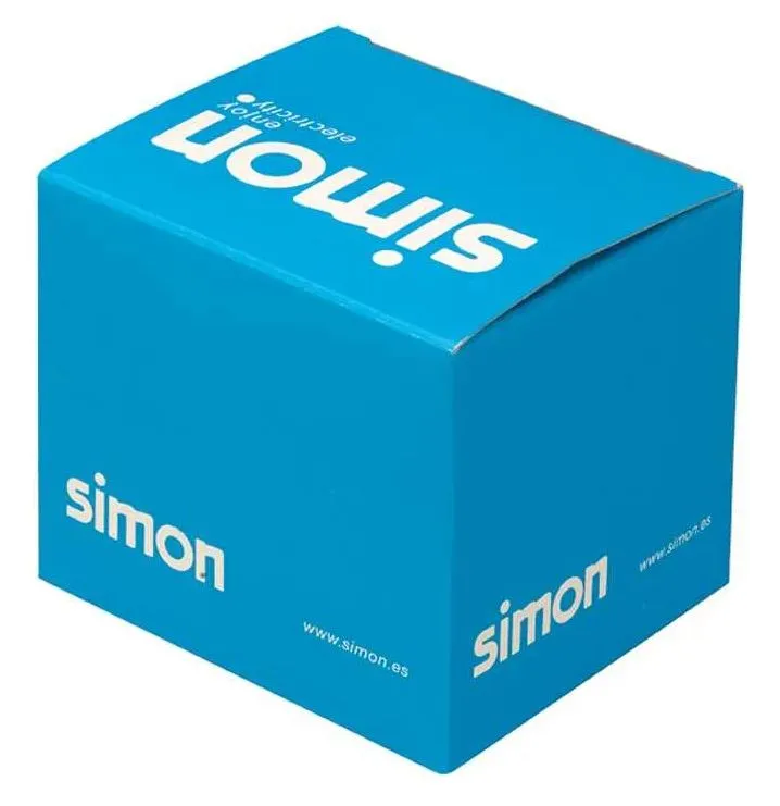 Накладка на розетку информационную Simon 82 со шторками, под разъем Keystone, алюминий — вид спереди на лицевую панель