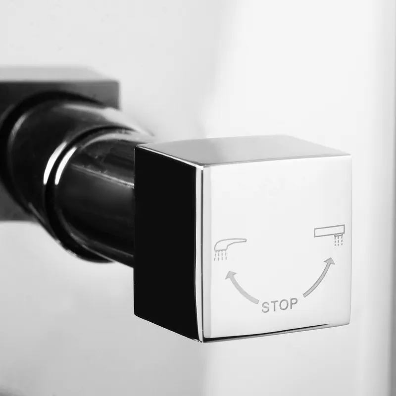 Встроенный смеситель Wasserkraft Aller 1060 для ванны и душа — вид под углом на хромированную панель