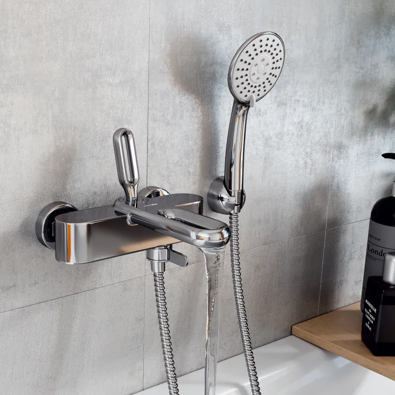 Смеситель для ванны Wasserkraft Kammel 1800 с коротким изливом — вид под углом