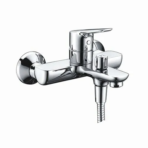 Смеситель для ванны Wasserkraft Lippe 4500 с коротким изливом — вид под углом