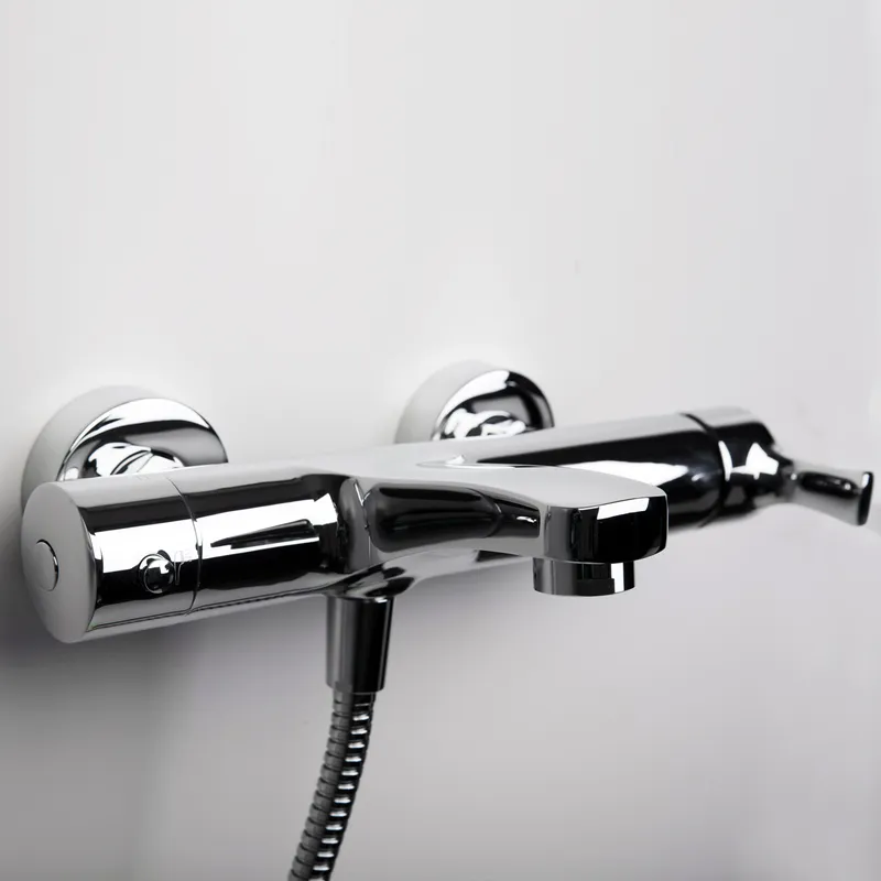 Смеситель для ванны Wasserkraft Berkel 4100 с коротким изливом — вид под углом