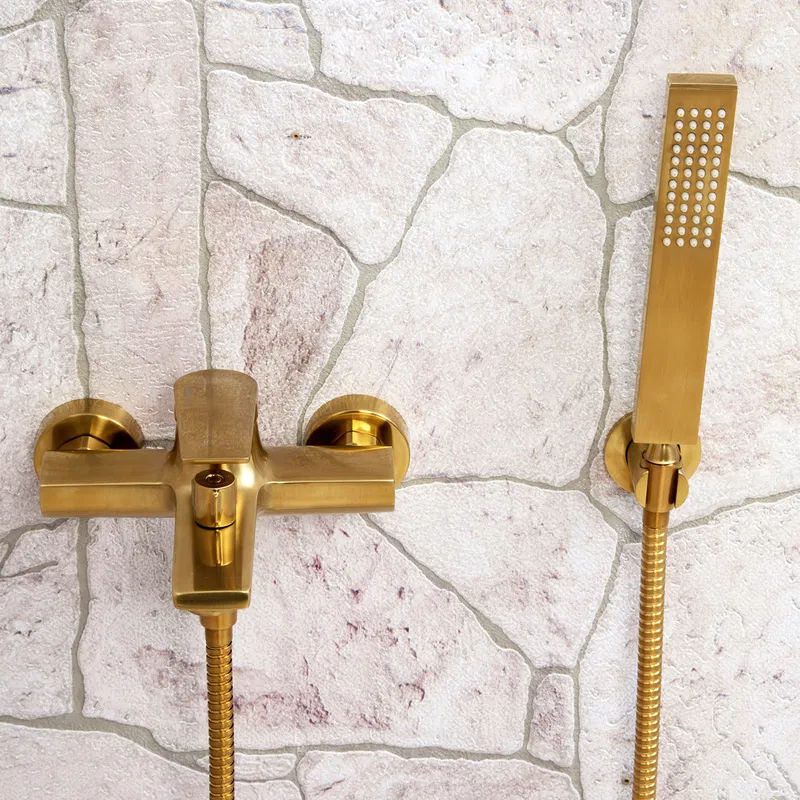 Смеситель для ванны Wasserkraft Aisch 5500 с коротким изливом + лейка — вид под углом с лейкой
