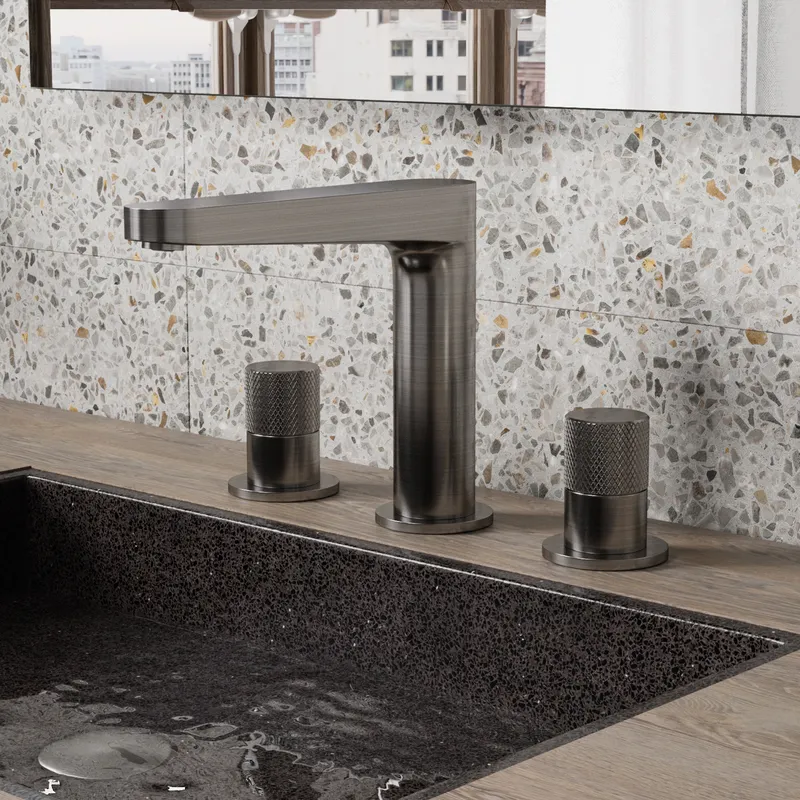 Встроенный смеситель Wasserkraft Tauber 6400 для раковины — вид под углом на три компонента