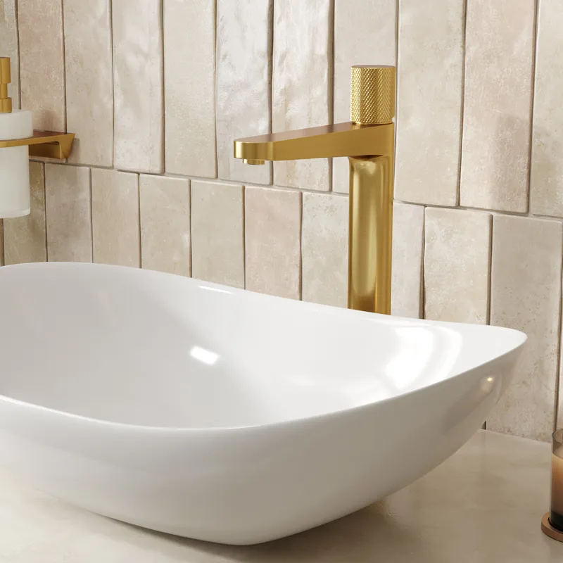 Смеситель для раковины Wasserkraft Schunter 8200 — вид сбоку под углом