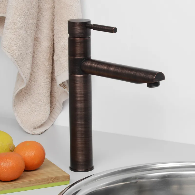Смеситель для кухни Wasserkraft темная бронза — вид сбоку под углом