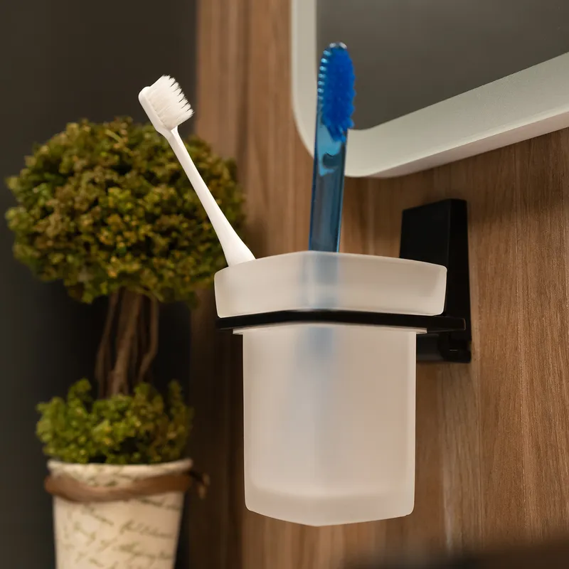 Стакан Wasserkraft Abens K-3200 для зубных щеток — вид под углом