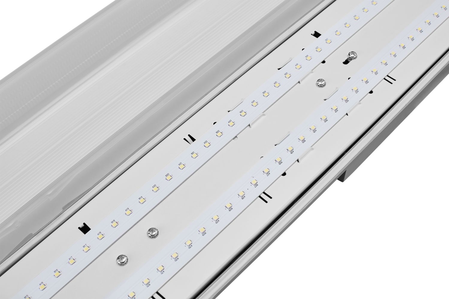 Светильник светодиодный OPPLE LED Waterproof-E3 L600-22W-4000-FR-GP линейный — внутренняя часть корпуса крупным планом
