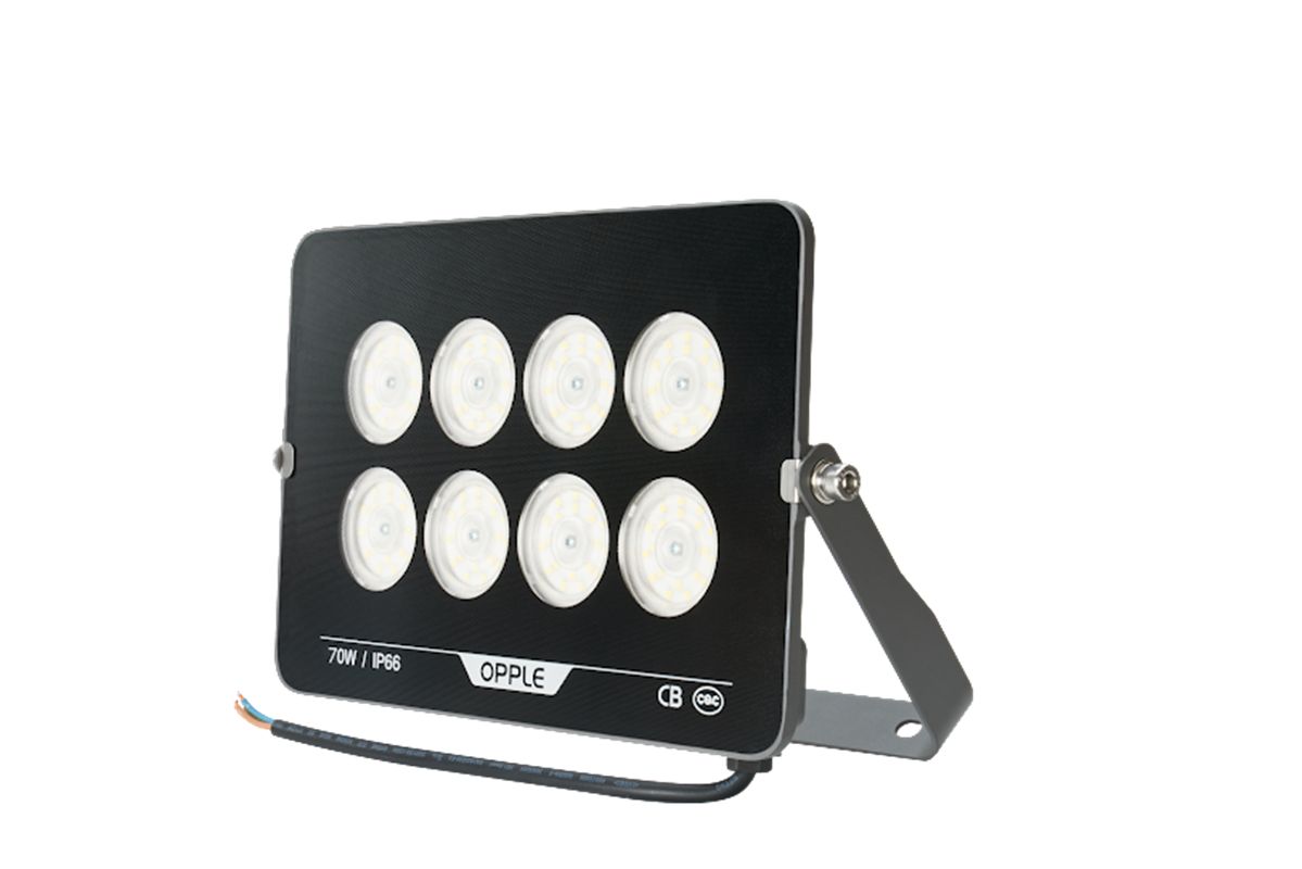 Прожектор светодиодный уличный OPPLE LED Floodlight EQ3 70W-4000-GY-GP поворотный — вид спереди под углом