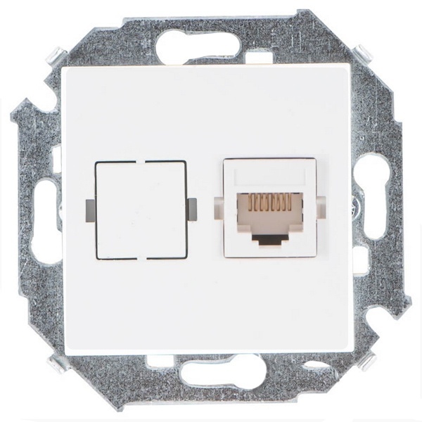Розетка Simon 15 RJ45, компьютерная, одиночная, кат.5е UTP Systimax, белый — вид спереди на монтажную рамку