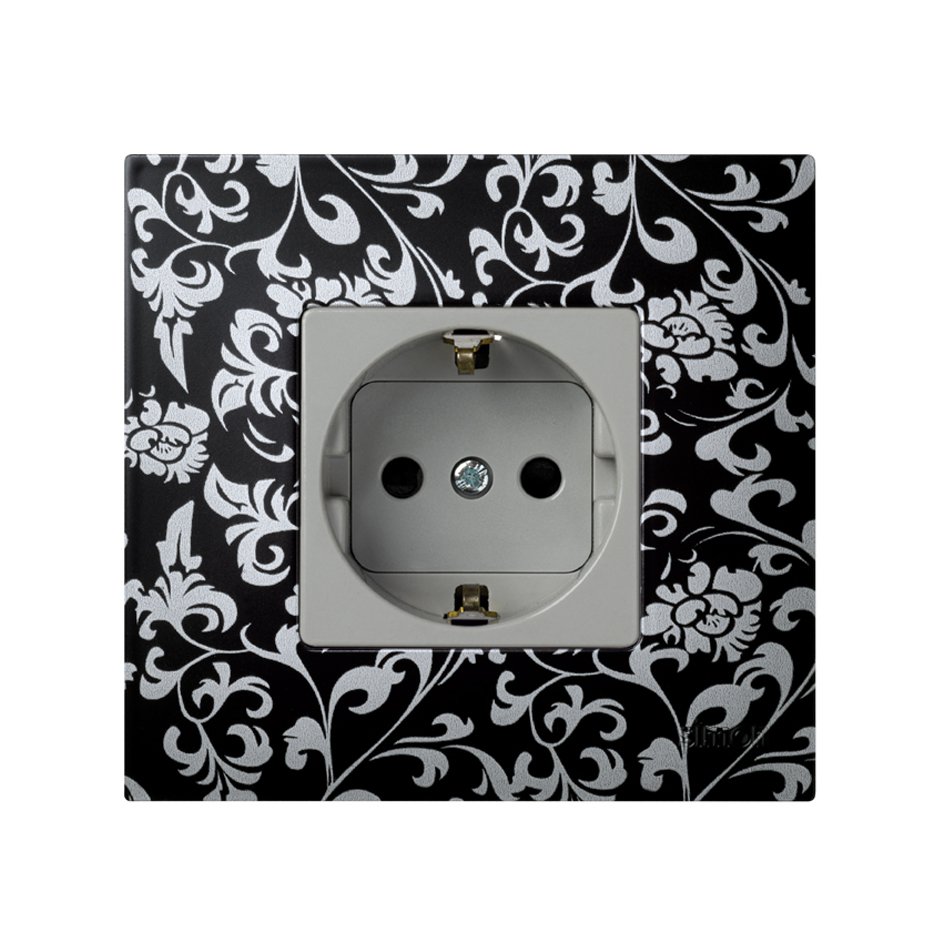 Розетка Simon 27 Schuko 2Р+Е, со шторками, винтовой зажим, 10/16 А 250 В, механизм, серый — вид спереди на декоративную панель