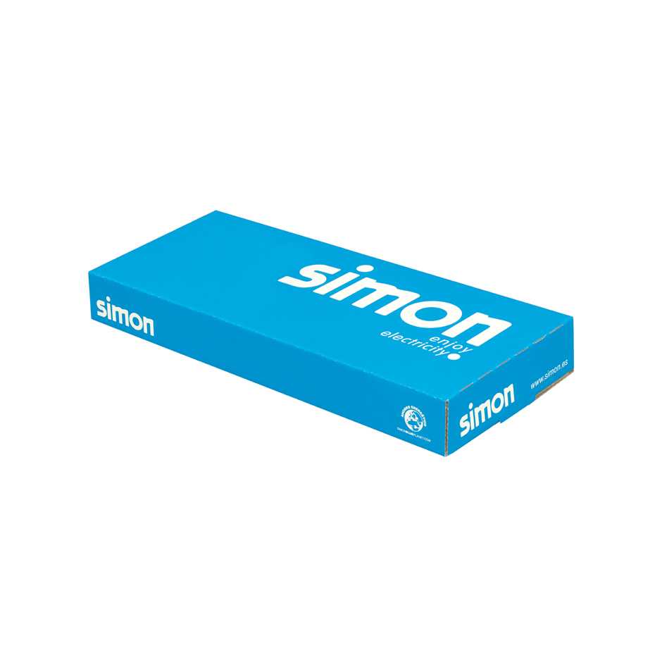 Рамка Simon 82 Nature, на 3 поста, белый — товар в упаковке