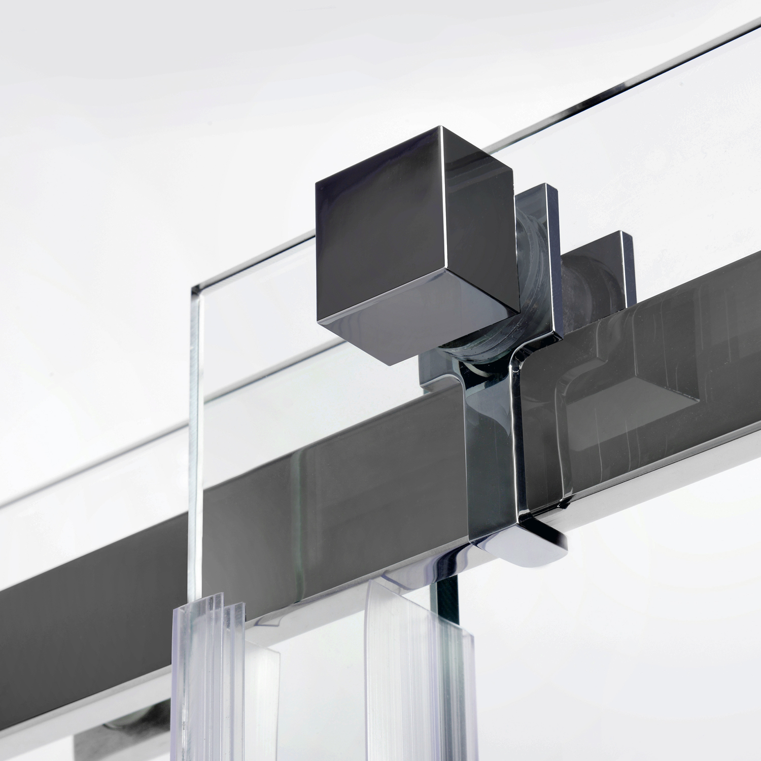 Душевой уголок Wasserkraft Alme 15R , 140X100 — стеклянная панель крупным планом