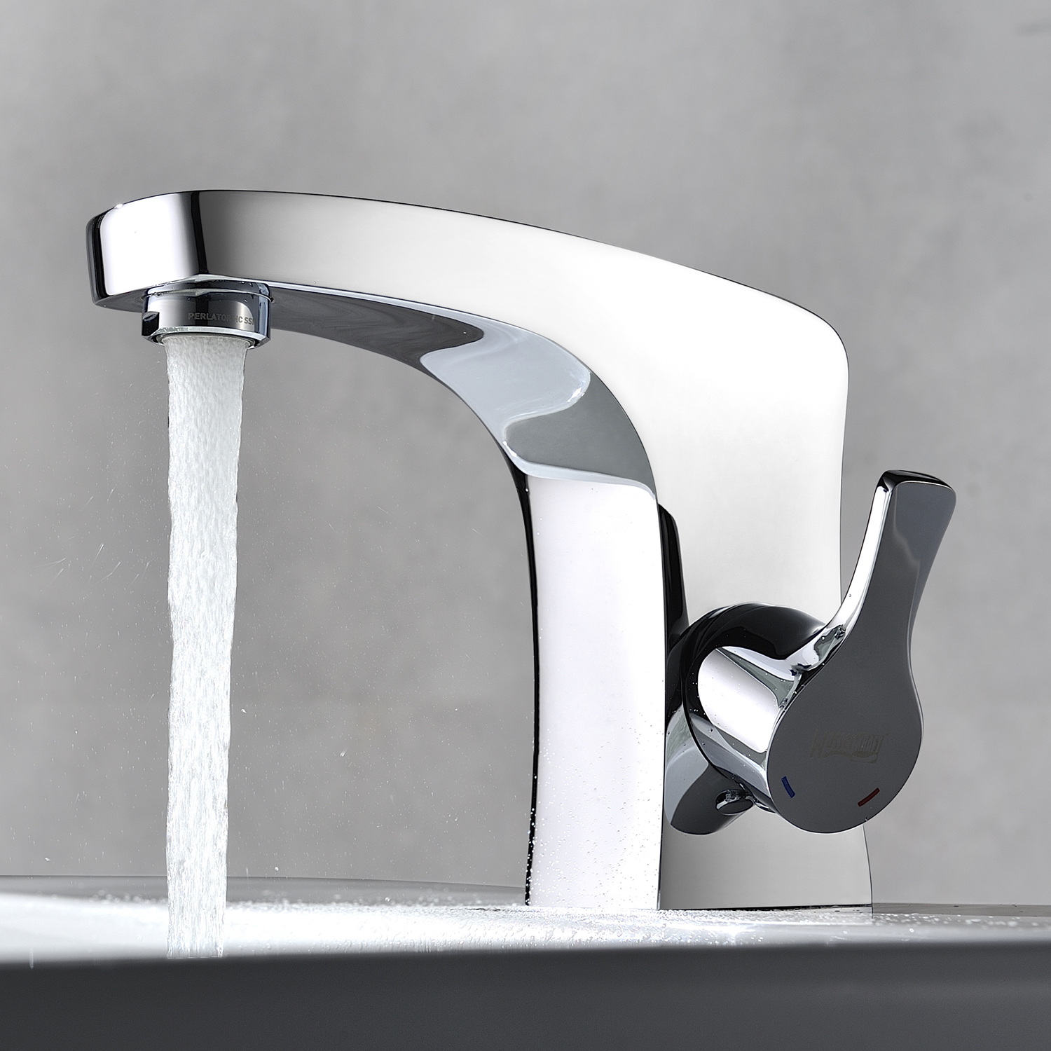 Смеситель для раковины Wasserkraft Berkel 4800 — вид сбоку с текущей водой