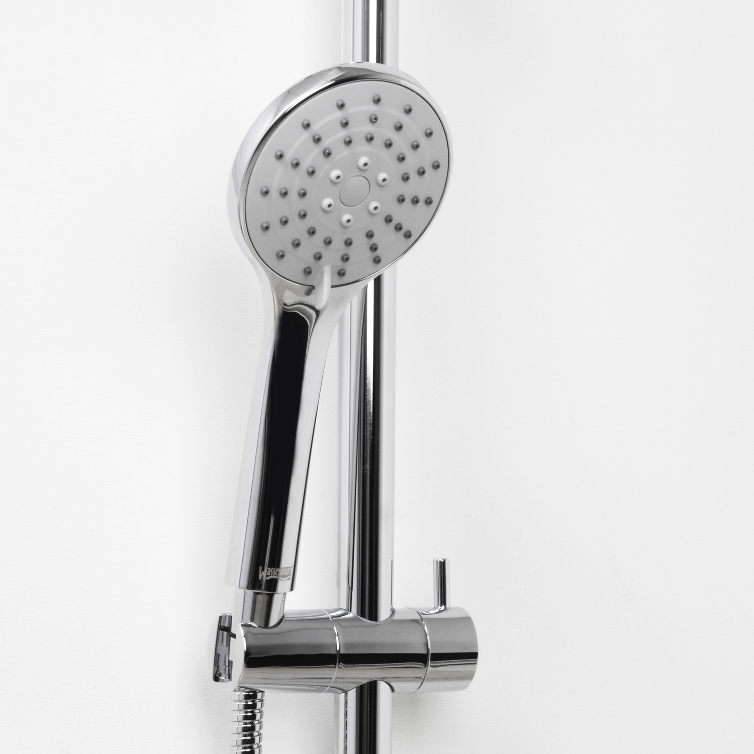 Душевой гарнитур Wasserkraft с 3-функциональной лейкой — лейка душа и смеситель крупным планом
