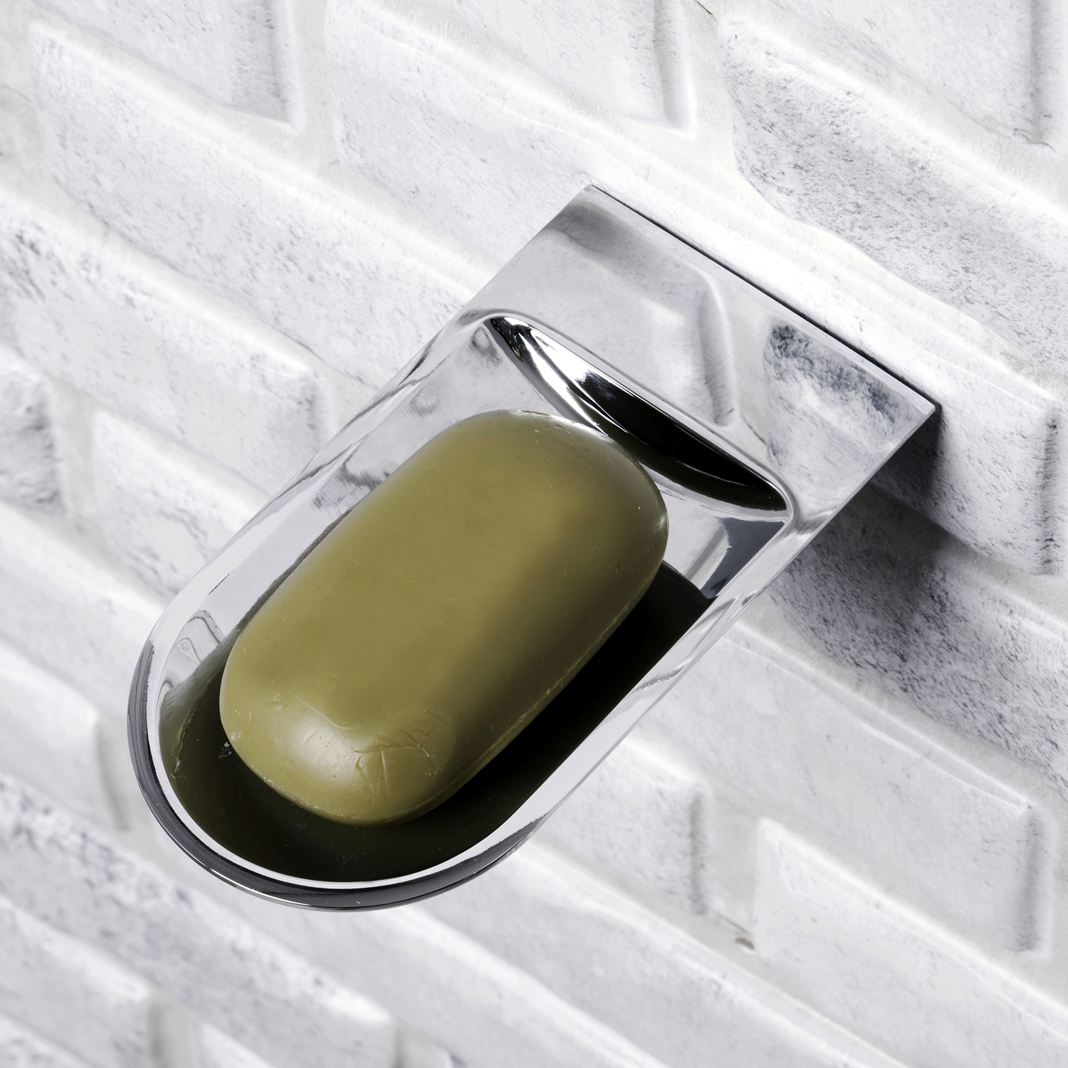 Мыльница Wasserkraft Kammel K-8300 решетка — на белой кирпичной стене